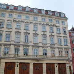 Am Hof 01